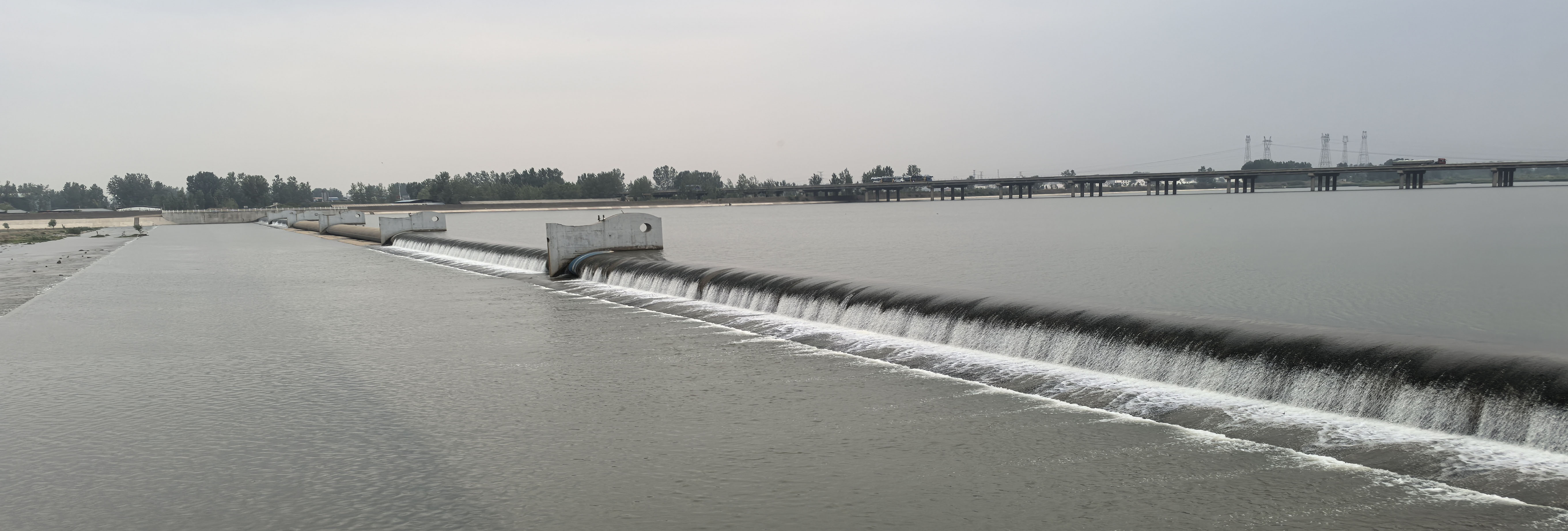 rubber dam site working